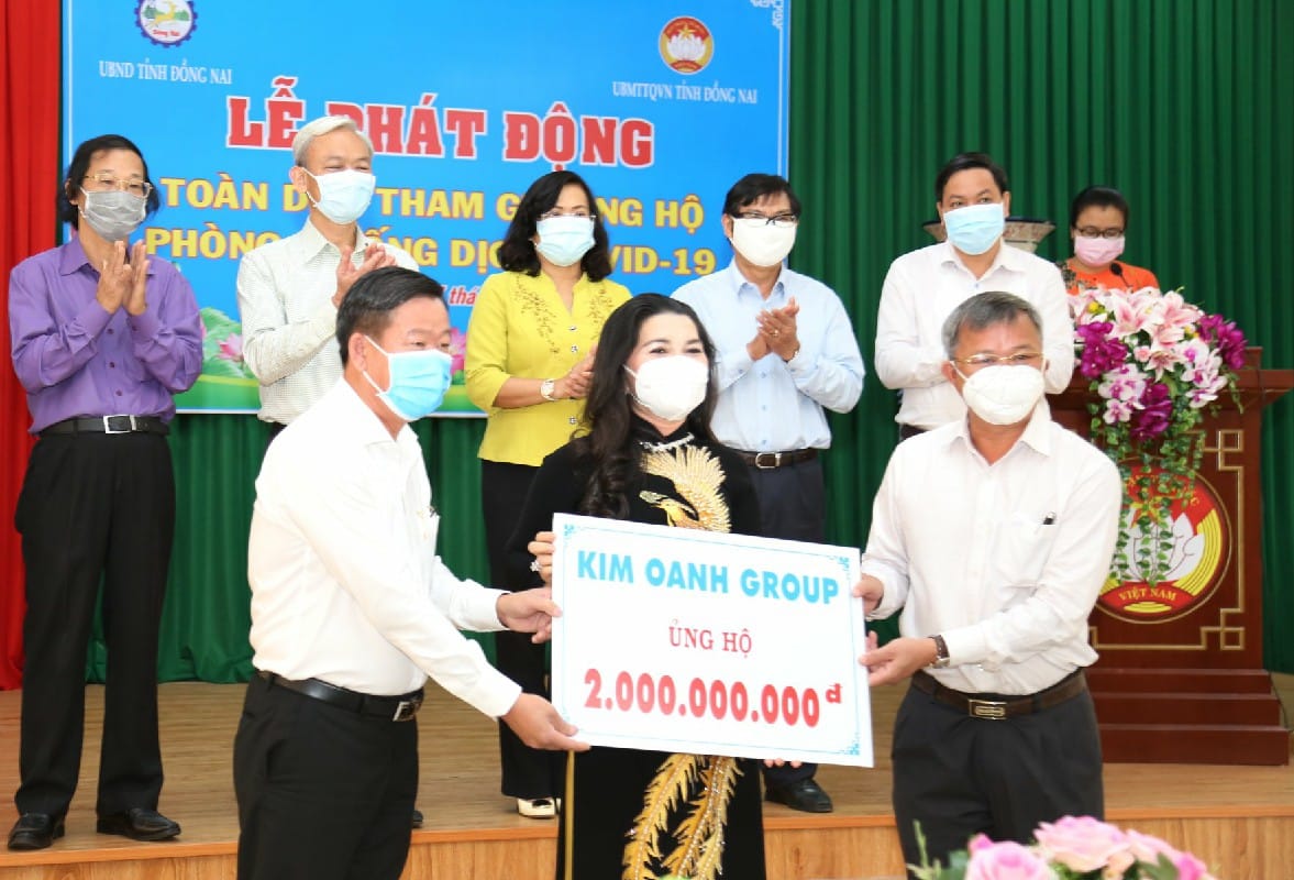 KIM OANH GROUP ĐÓNG GÓP 2 TỶ ĐỒNG ĐỂ PHÒNG, CHỐNG DỊCH COVID-19 TẠI TỈNH ĐỒNG NAI