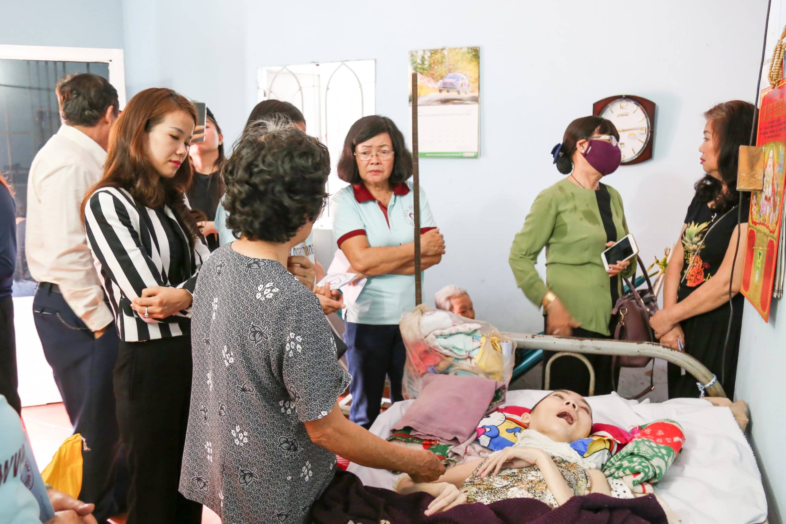 NGƯỜI MẸ 14 NĂM CHĂM SÓC CON SỐNG ĐỜI “THỰC VẬT”