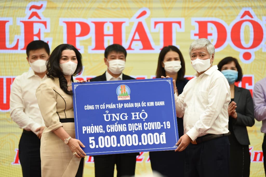 TẬP ĐOÀN ĐỊA ỐC KIM OANH ỦNG HỘ 7 TỶ ĐỒNG MUA VACCIN COVID-19