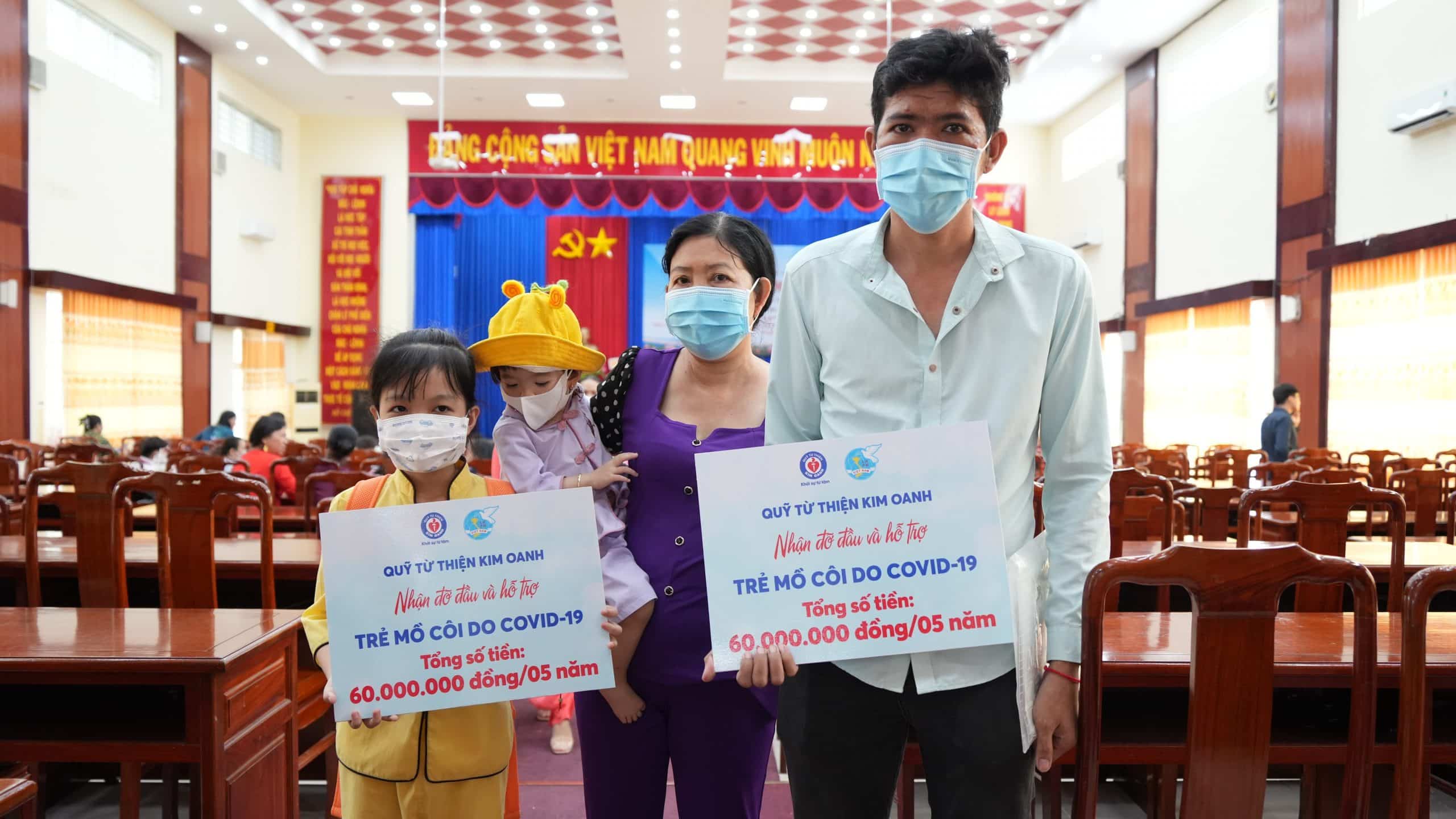 Quỹ Từ thiện Kim Oanh trao hỗ trợ “Mẹ đỡ đầu” tại TP. Thuận An