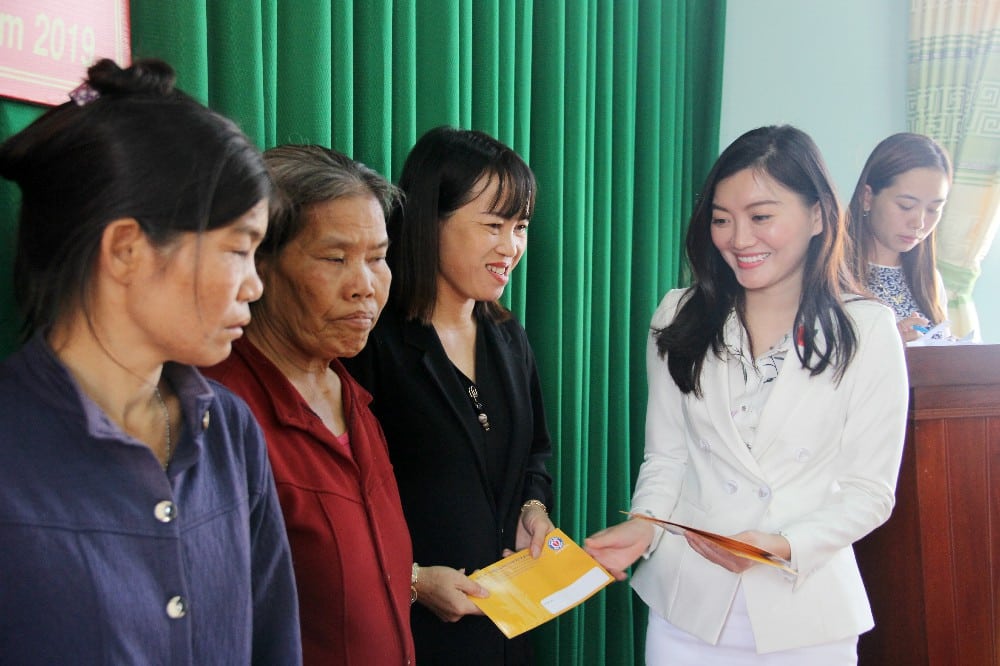100 PHẦN QUÀ TẾT CHO NGƯỜI  NGHÈO, NGƯỜI NEO ĐƠN TỈNH BÌNH PHƯỚC