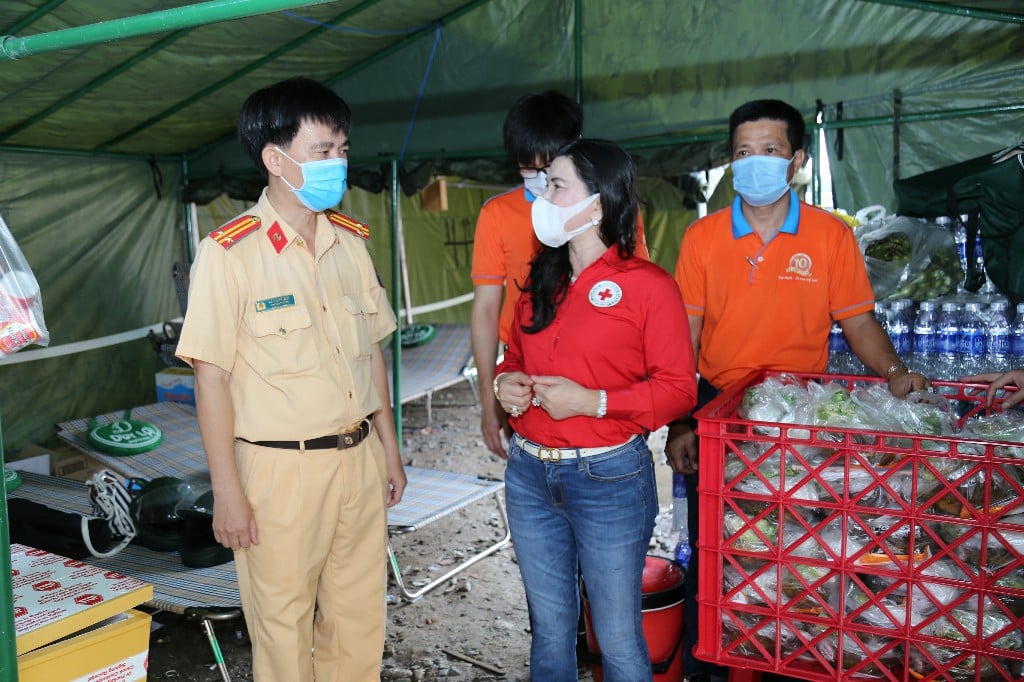 TẬP ĐOÀN ĐỊA ỐC KIM OANH TIẾP TỤC TRI ÂN TUYẾN ĐẦU CHỐNG DỊCH