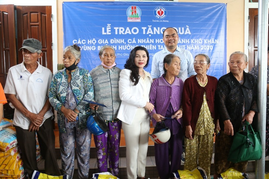 CHIA SẺ KHÓ KHĂN, TRI ÂN NGUỒN CỘI