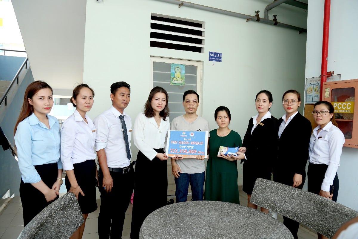 HỖ TRỢ KINH PHÍ CHO NHÂN VIÊN KIM OANH GROUP BỊ TAI NẠN