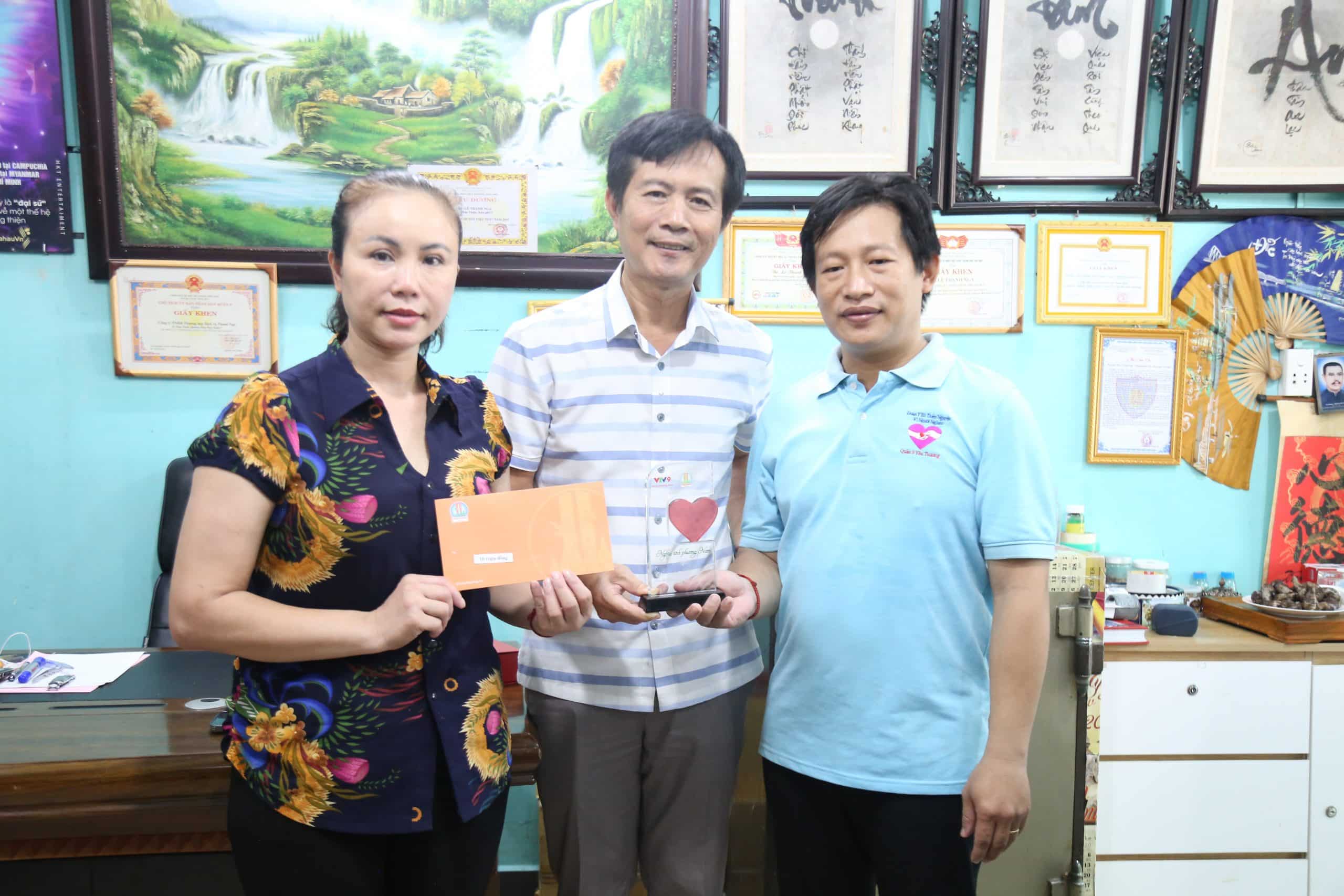 Hành trình làm việc thiện suốt 15 năm của vợ chồng lương y