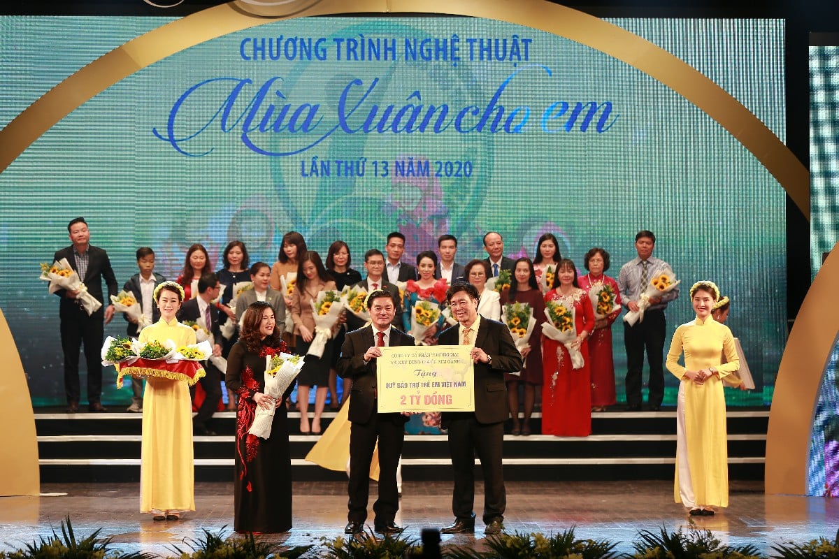 TỪ THIỆN KIM OANH CHUNG TAY CHĂM LO CHO TRẺ EM