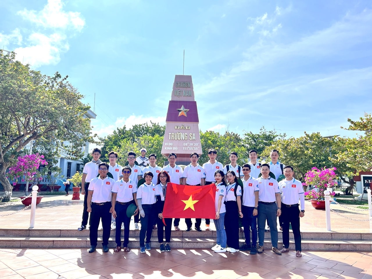 Hành trình thăm Trường Sa, Nhà dàn DK1 thêm tự hào về tình yêu đất nước