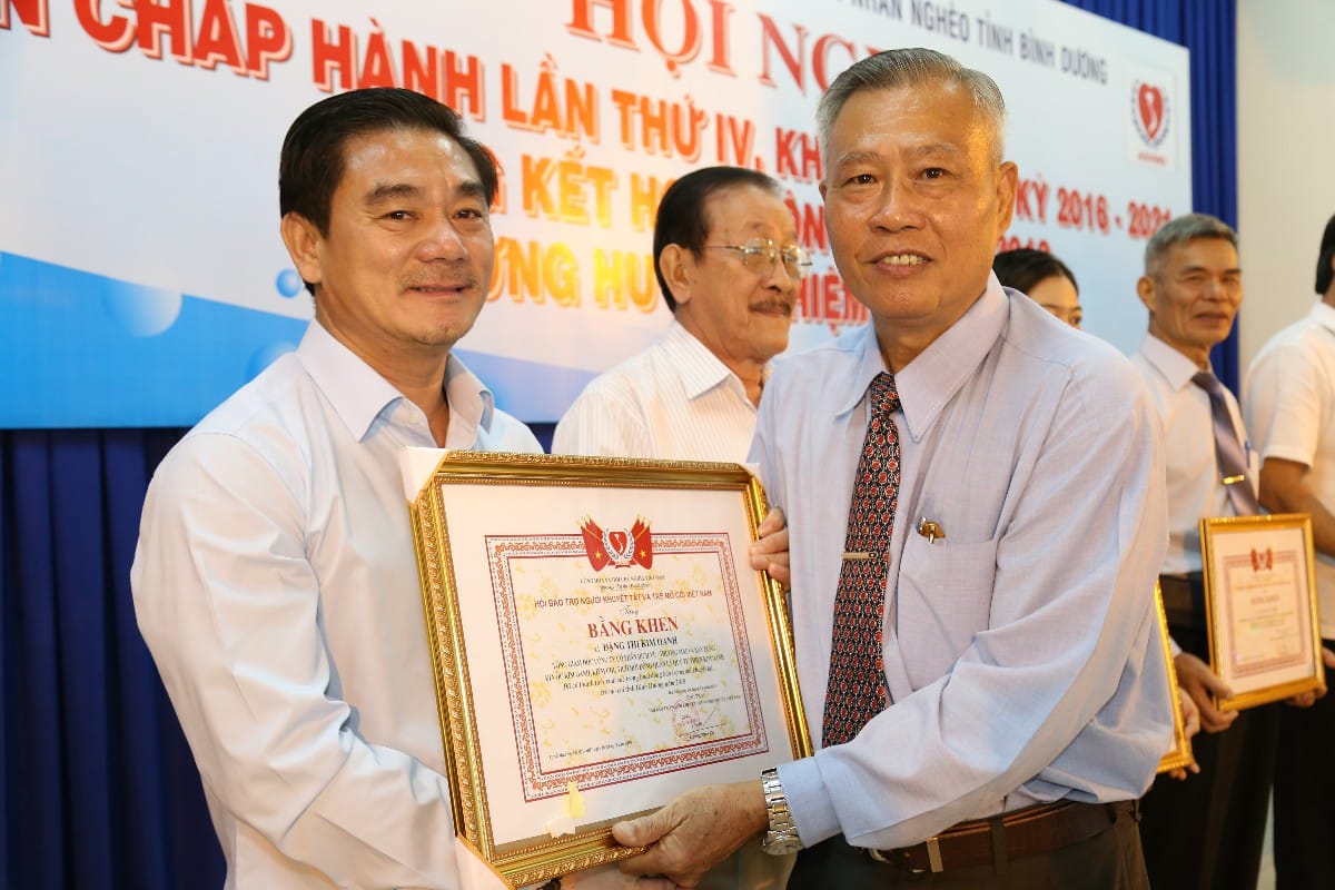 BẰNG KHEN CỦA TRUNG ƯƠNG VỀ NHỮNG ĐÓNG GÓP TRONG CÔNG TÁC BẢO TRỢ NGƯỜI KHUYẾT TẬT, TRẺ MỒ CÔI, BỆNH NHÂN NGHÈO
