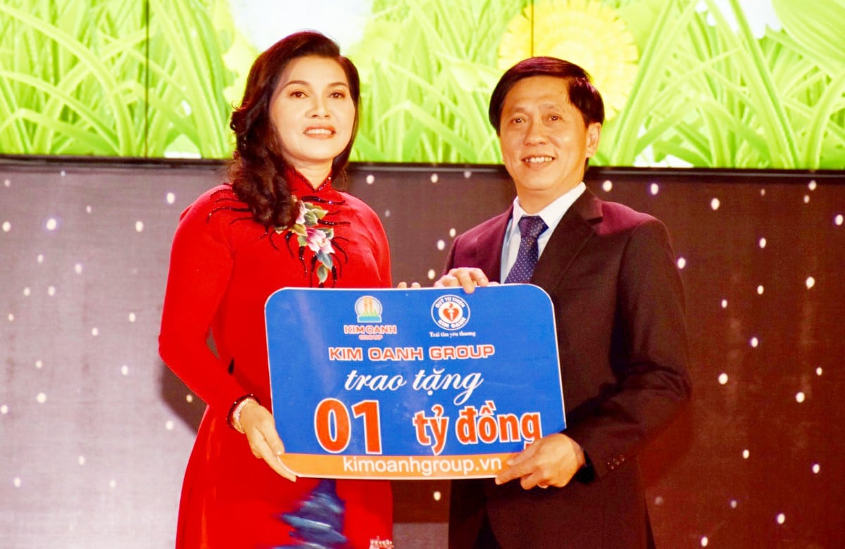 ỦNG HỘ 1 TỶ ĐỒNG CHĂM LO TẾT CHO THIẾU NHI BÌNH DƯƠNG