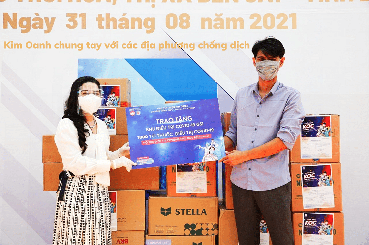 KIM OANH CHUNG TAY VỚI CÁC ĐỊA PHƯƠNG CHỐNG DỊCH
