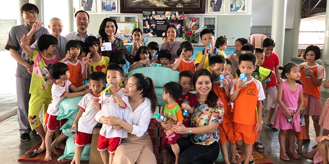 Bà Đặng Thị Kim Oanh dành trọn kỳ nghỉ lễ 30/4 với các mảnh đời bất hạnh ở Huế