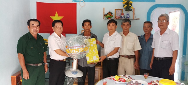 Trao tặng nhà tình thương cho người nghèo mắc bệnh tim