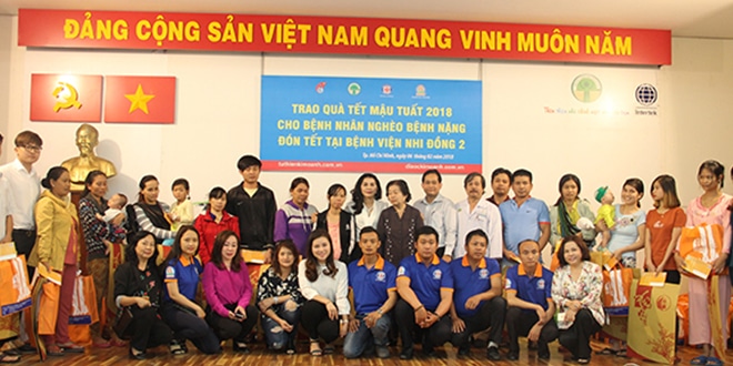 Niềm vui Tết đến sớm với các bệnh nhân, bệnh nhi nghèo