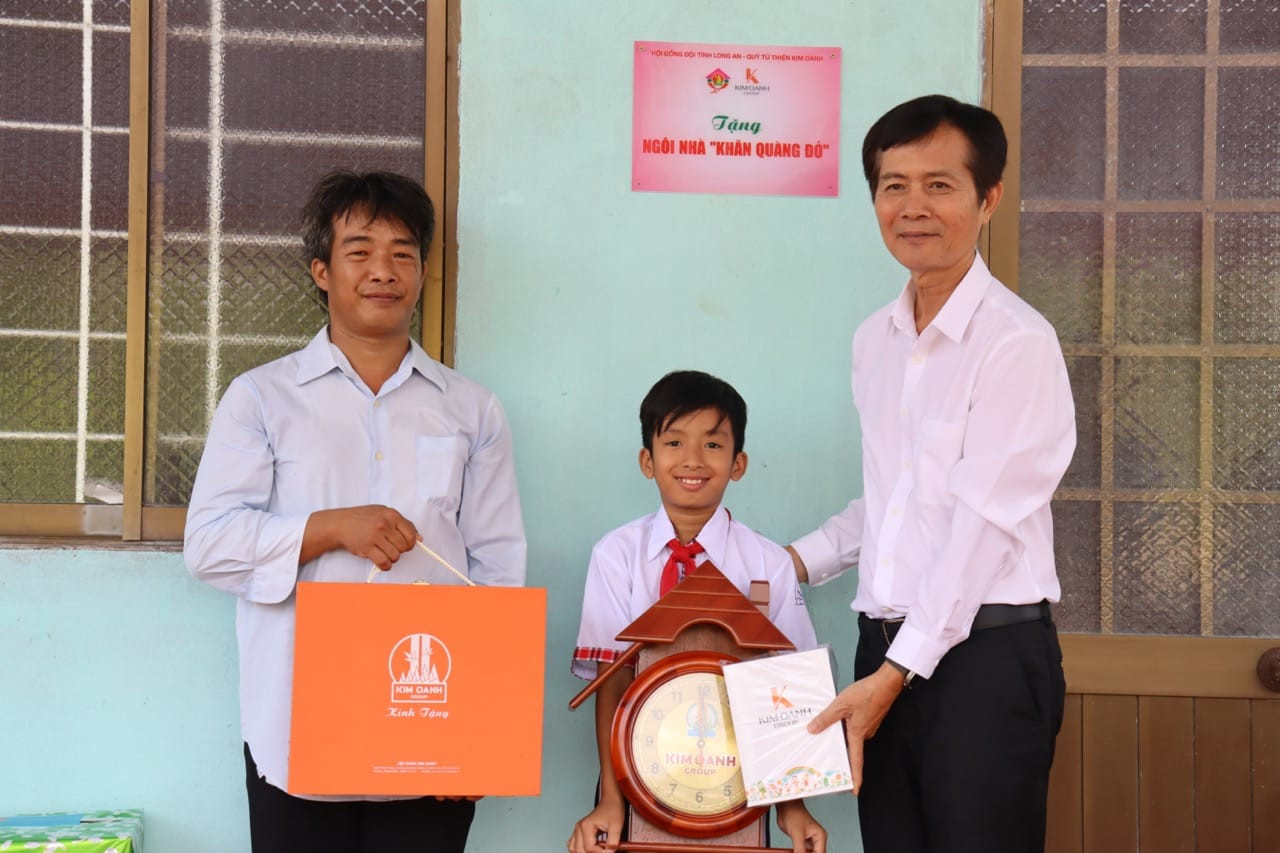 Trao nhà Khăn quàng đỏ thứ 11 tại tỉnh Long An