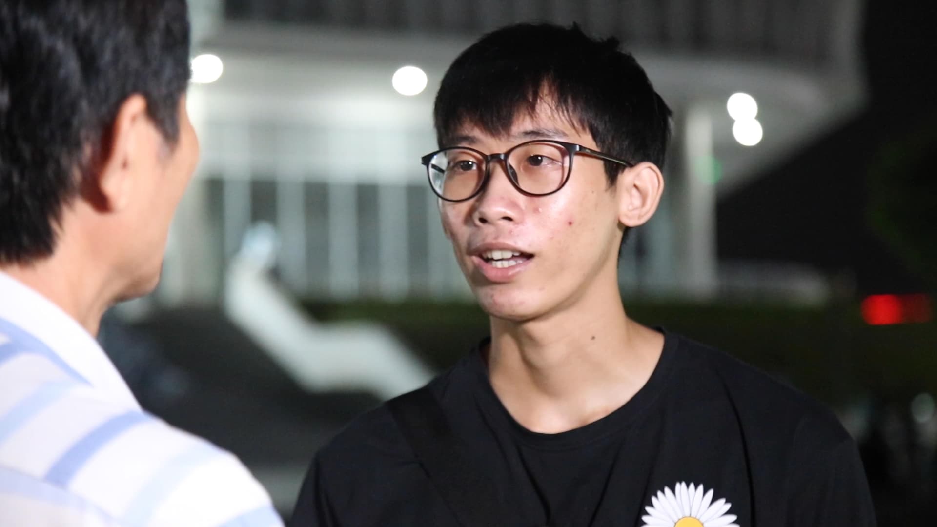 Chuyến xe đêm muộn của chàng thanh niên nghèo ở làng đại học