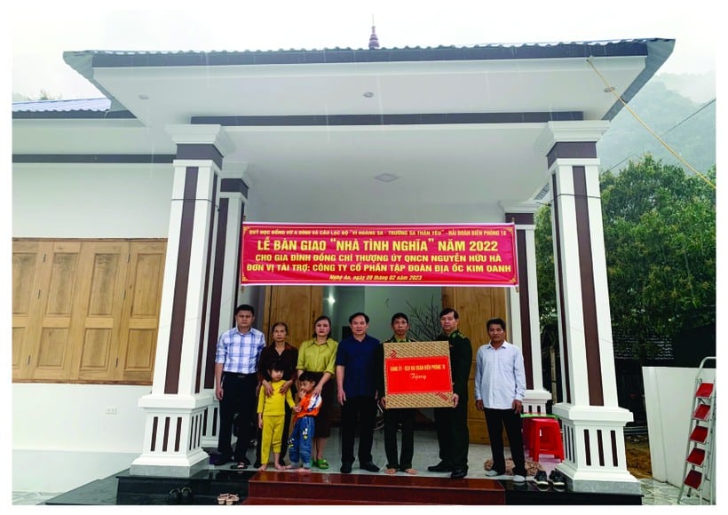 Bàn giao nhà tình nghĩa cho quân nhân có hoàn cảnh khó khăn