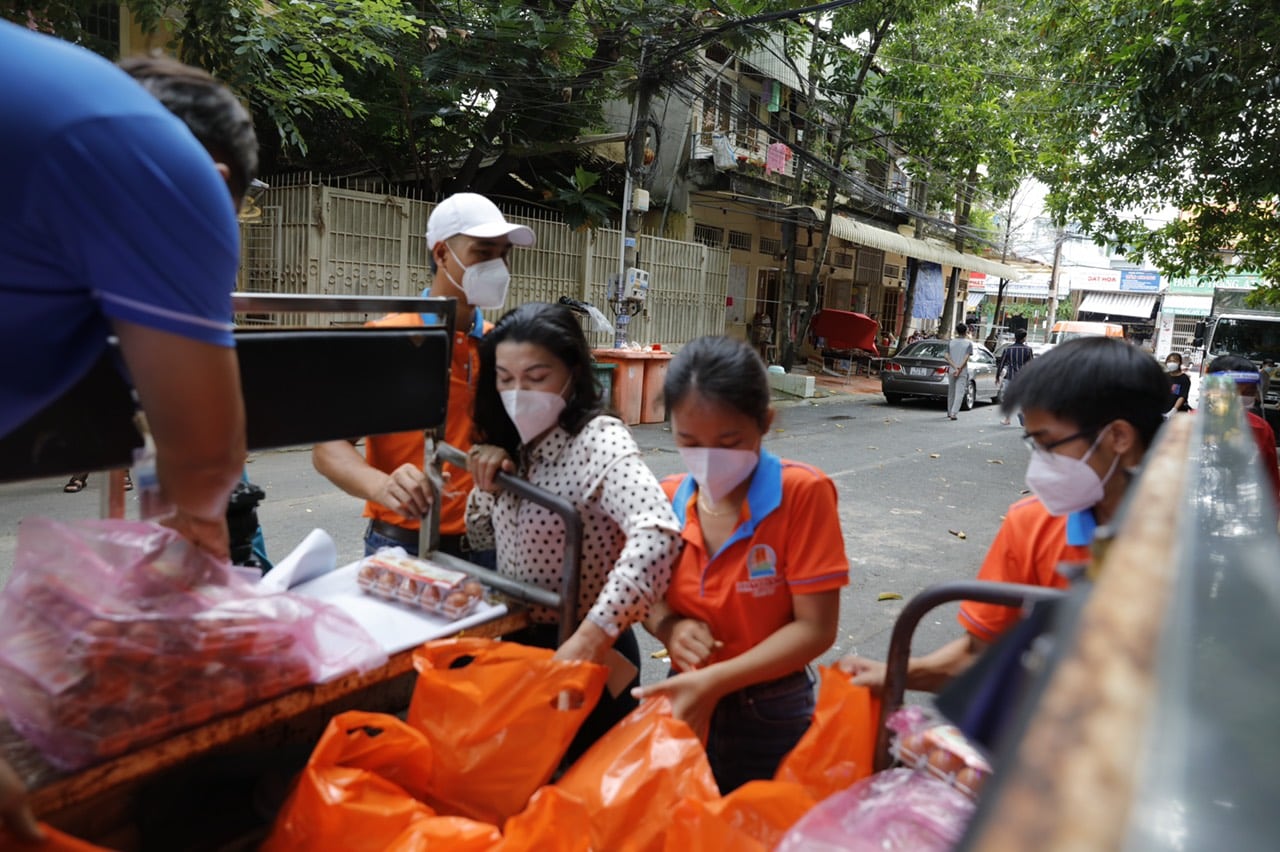 NHIỀU NGƯỜI KHÓ KHĂN ĐƯỢC QUỸ TỪ THIỆN KIM OANH HỖ TRỢ